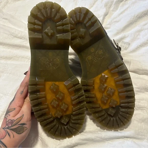 Dr. Marten Devon flower buckle - Picture 6 of 6